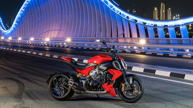 DUCATI DIAVEL 1198 Black