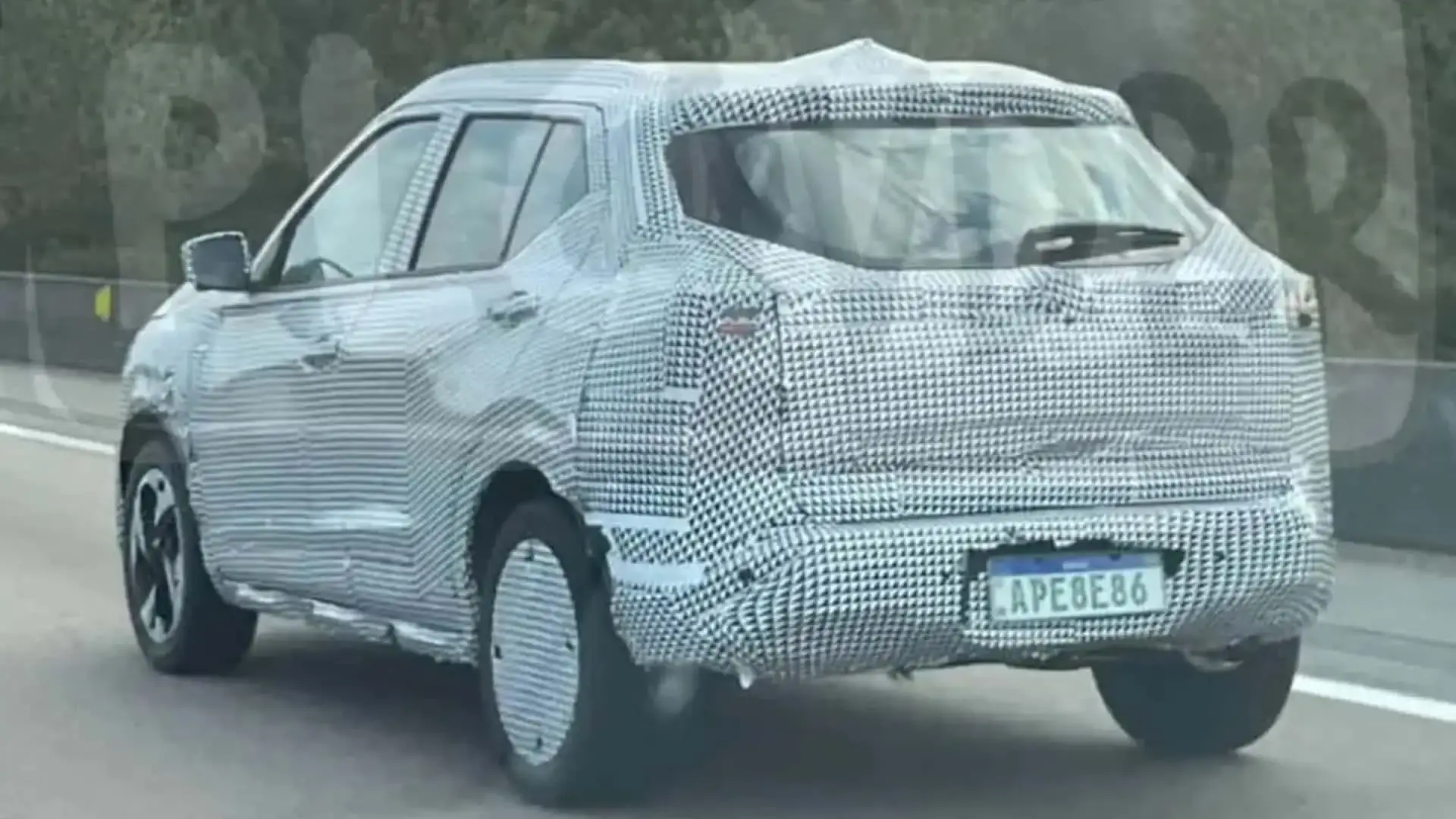 Flagra Novo Nissan Kait 2026